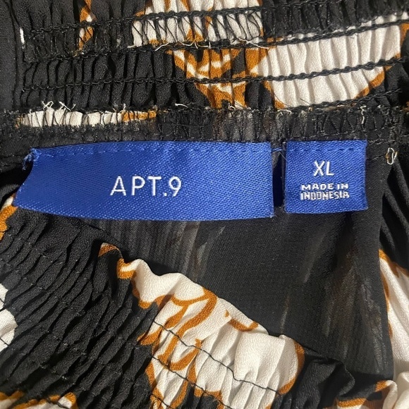 Apt 9 women’s black white floral Halter pleated elegant blouse sleeveless - Picture 6 of 11